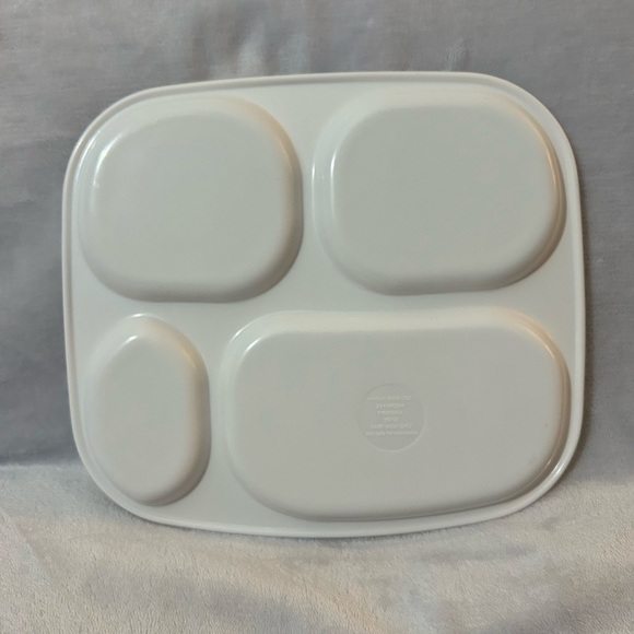 Brown and Cream Divided Plate with Owl and Turkey Design - Picture 2 of 3